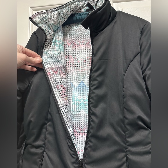 Fabletics Reversible Like New Puffer Jacket with Belt. Size Medium - Picture 5 of 16
